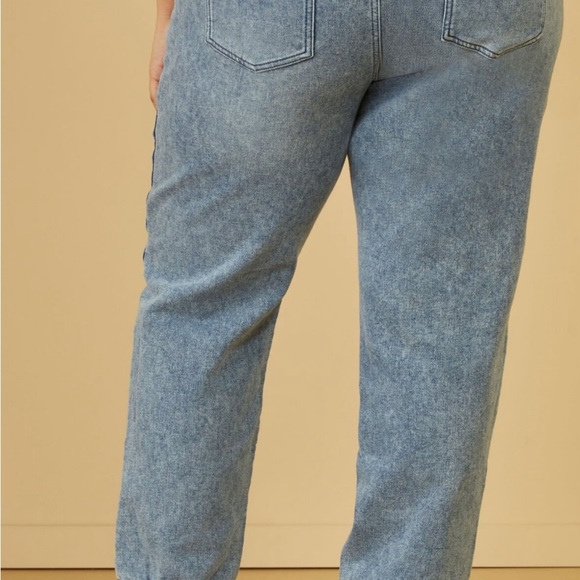 Joggers - Picture 2 of 6